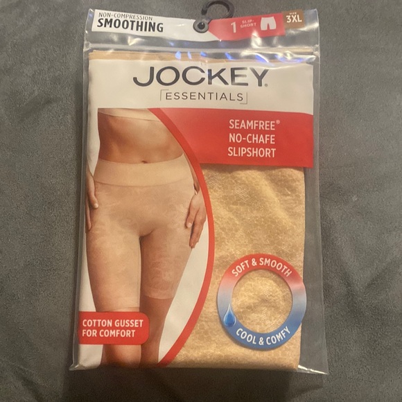 💜 Jockey° Essentials Seamfree® No Chafe Slipshort - Picture 3 of 6